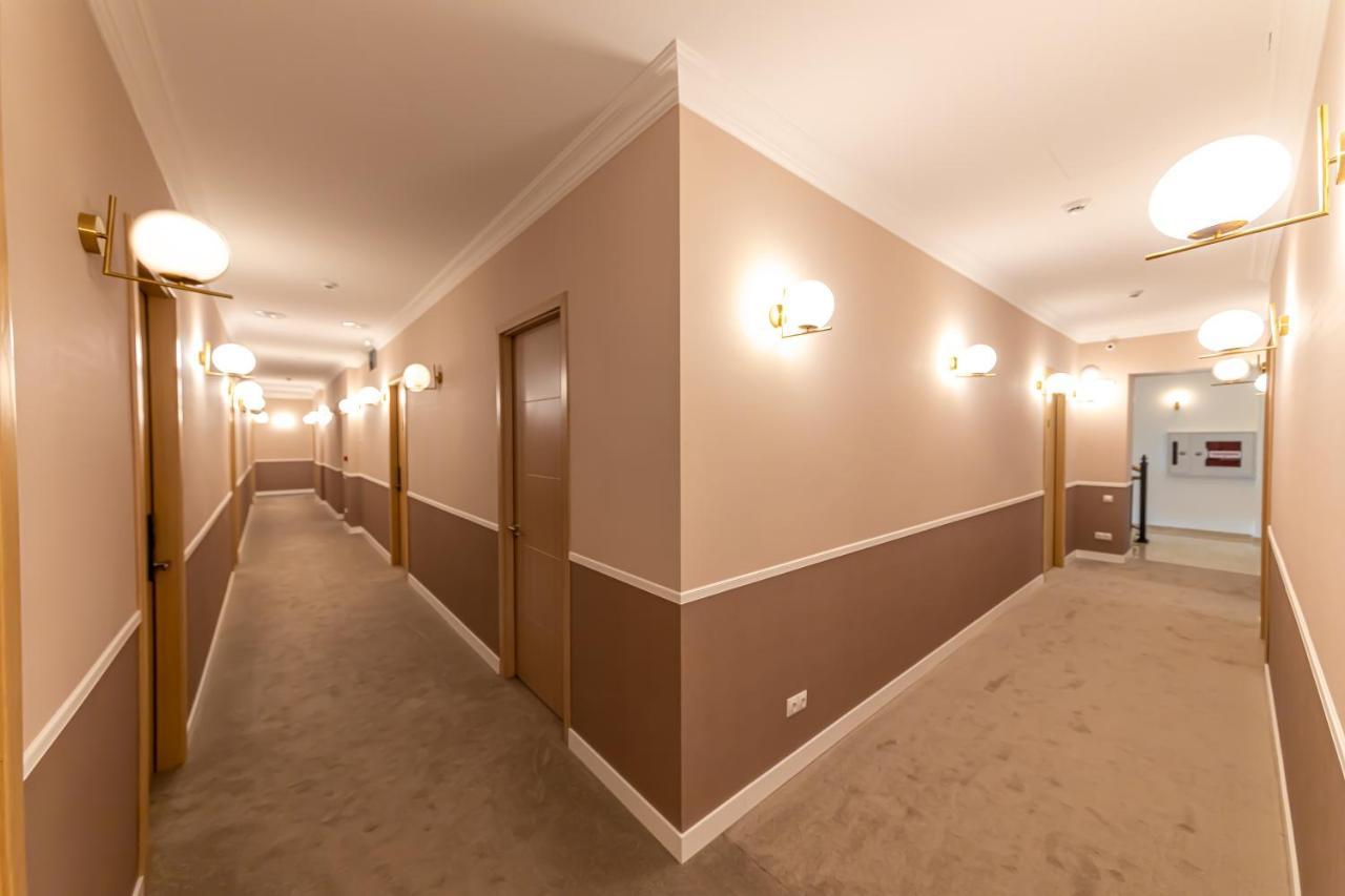 Newport Hotel Kutaisi Bagian luar foto