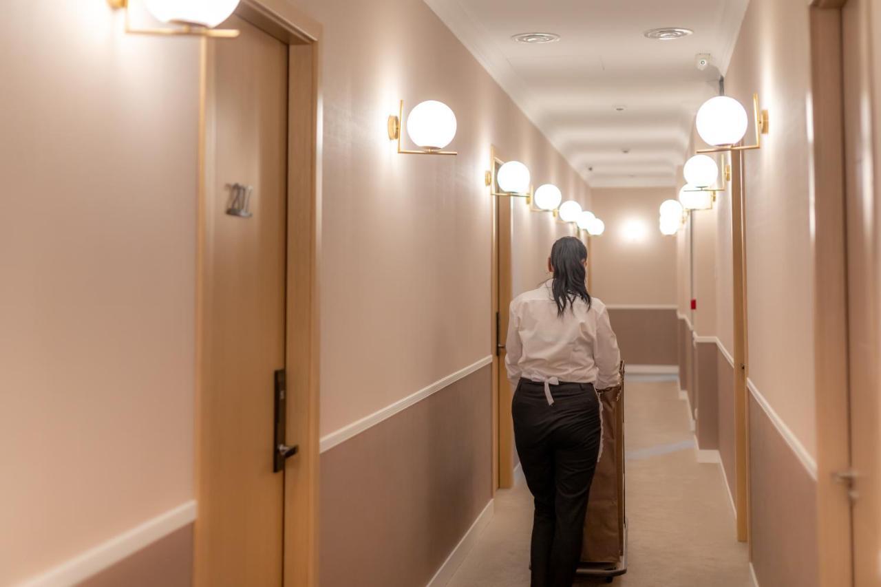 Newport Hotel Kutaisi Bagian luar foto