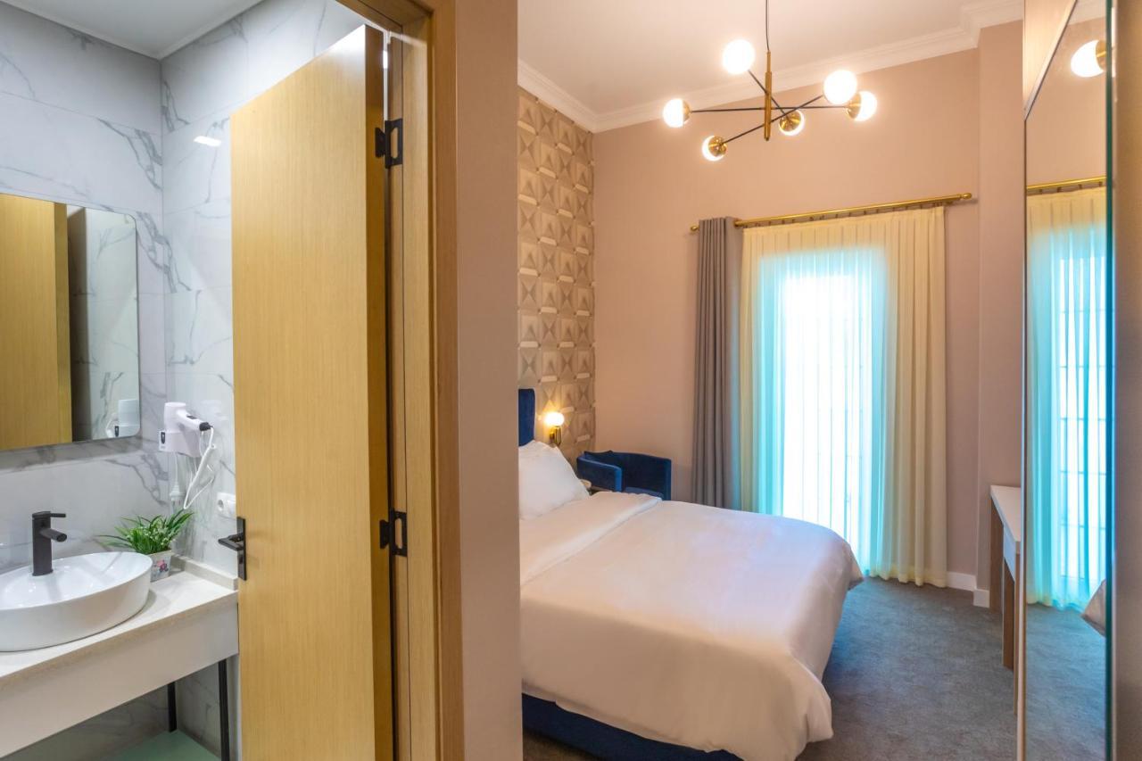 Newport Hotel Kutaisi Bagian luar foto